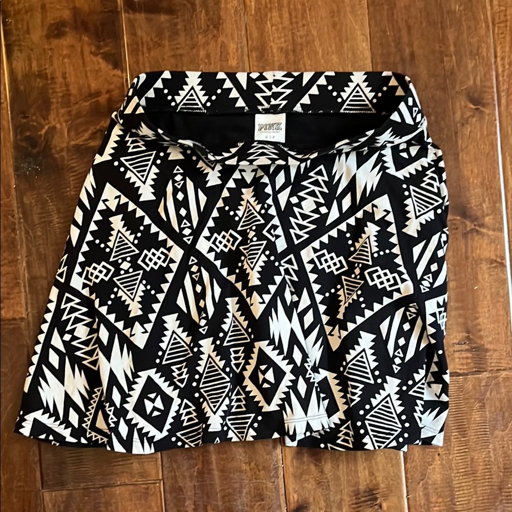 PINK Victoria's Secret Black and White Geometric Skater Mini